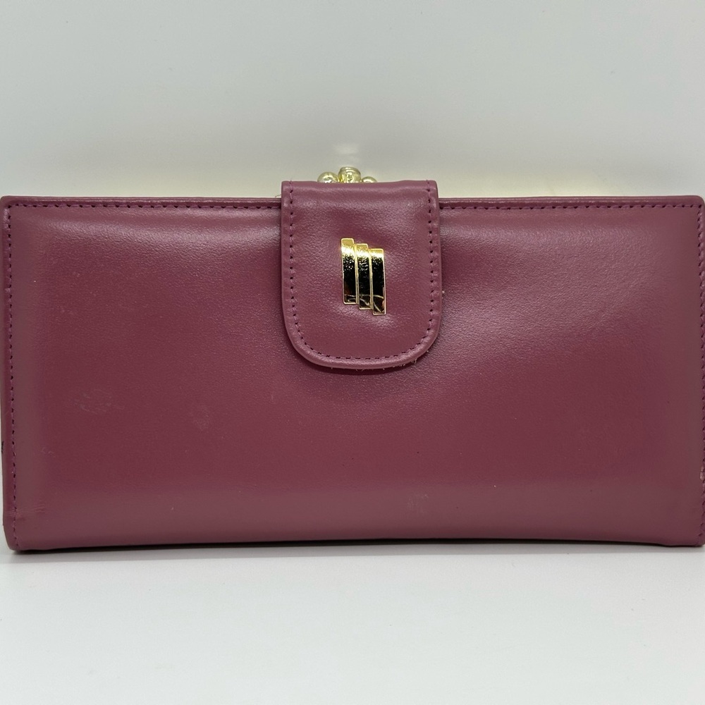 Vintage Buxton Mauve Leather Wallet with Kiss-Lock Coin Pouch